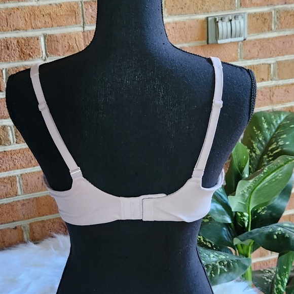 Womens Victoria Secret Bra - Picture 2 of 3